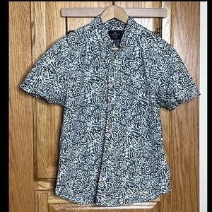 American Eagle Button-Down Shirt Mens Large Short Sleeve Blue Foliage Preppy
